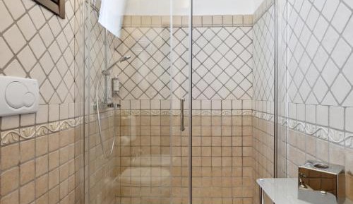 Family Suite (2 Adults + 3 Children) - Split Level