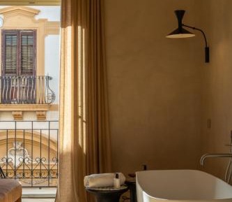 Deluxe Double Room with Bath