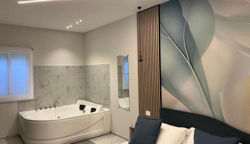 King Suite with Spa Bath