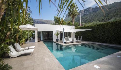 Two-Bedroom Holiday Home