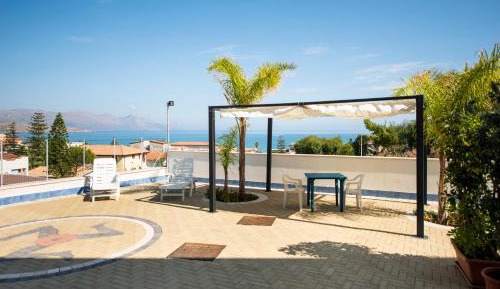 Two-Bedroom Deluxe Apartment with Ocean View