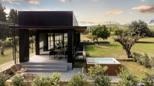  Bungalow with private jacuzzi