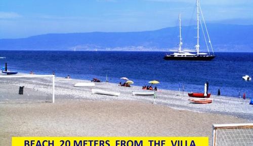 Villa - Beach Front