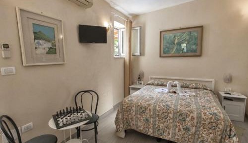 Large Double or Twin Room