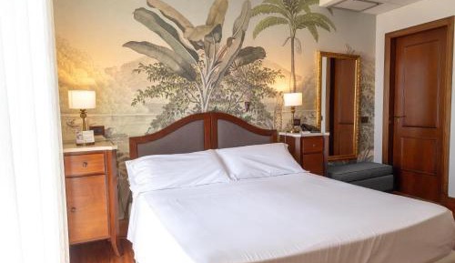 Standard Queen Room