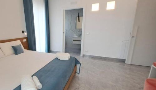 Deluxe Double Room (1 adult + 1 child)