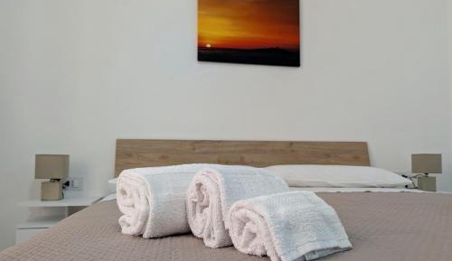 Studio Apartment with One Double Bed