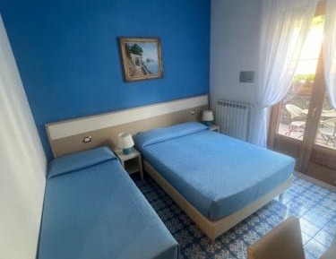 Triple Room with Terrace