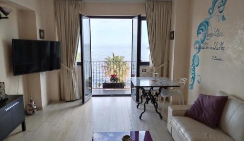 Deluxe Suite with Sea View