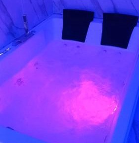 King Suite with Spa Bath