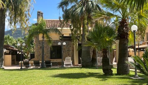 Deluxe Villa