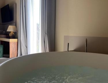 King Suite with Spa Bath