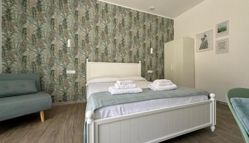 Deluxe Double Room (2 Adults + 1 Child)