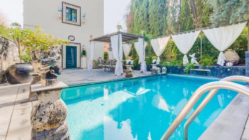 Deluxe Villa
