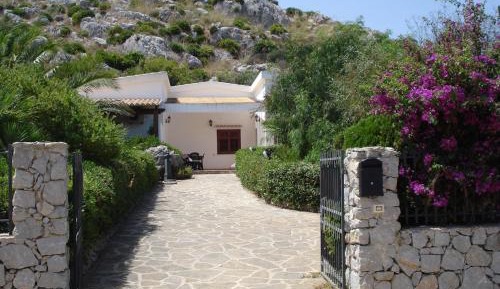 Villa with Garden View