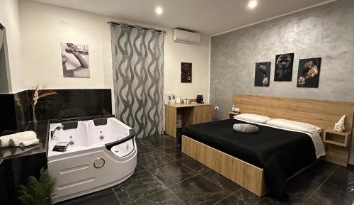 Queen Room with Spa Bath