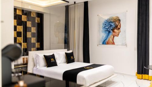 Queen Suite with Spa Bath