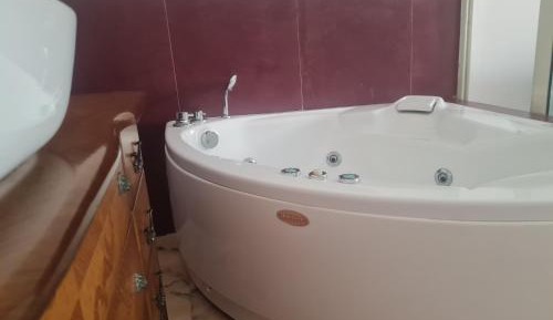 Suite with Hot Tub