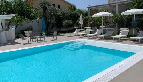 One-Bedroom Apartment with Pool View
