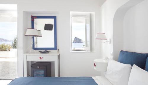 Double or Twin Room with Sea View