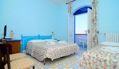 Economy Triple Room