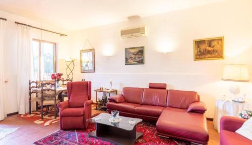 Five-Bedroom Holiday Home