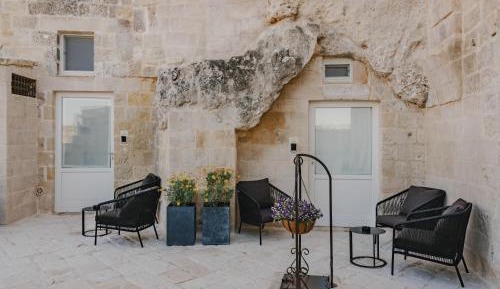 Deluxe Suite - Cave