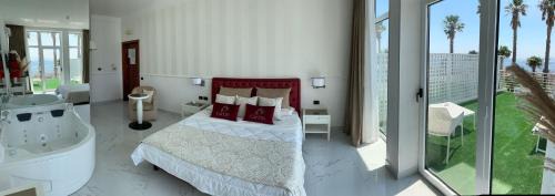 Junior Suite with Spa Bath and Sea View