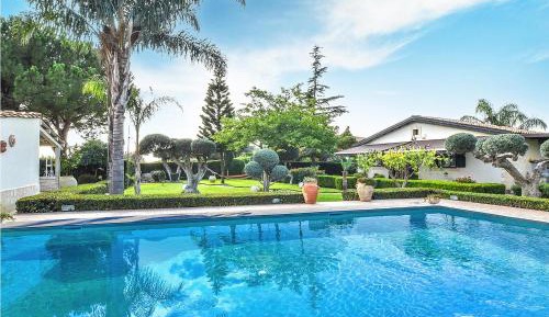 Three-Bedroom Vacation Home 