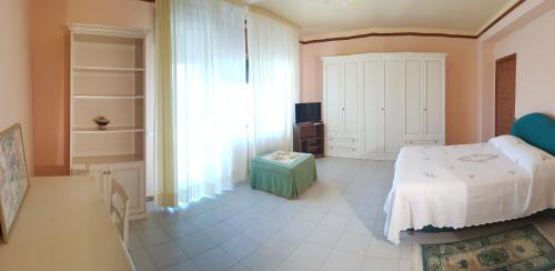 One-Bedroom Apartment with Terrace