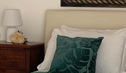 Deluxe Room (2 Adults + 1 Child)