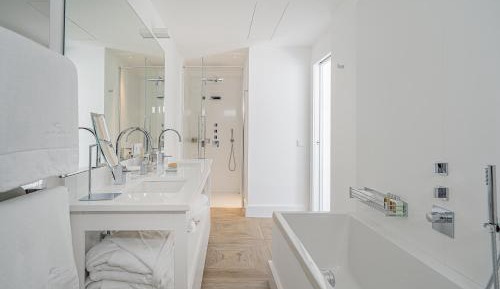 Deluxe Double or Twin Room with Sea View