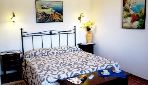 One-Bedroom Apartment (2 Adults + 2 Children)