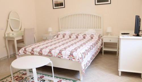 One-Bedroom House