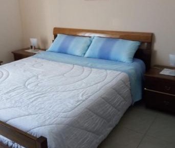 Single Room with Shared Bathroom