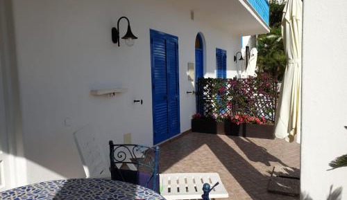 Deluxe Double Room with Side Sea View