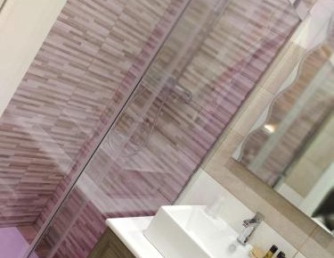 Queen Suite with Spa Bath