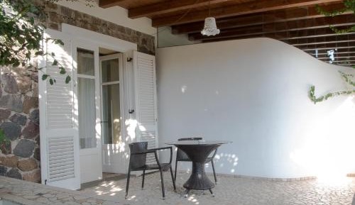 Classic Double Room with Partial Sea View
