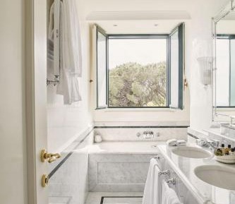 Deluxe Suite with with Balcony or Terrace and Sea View