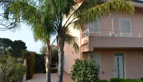 Villa - Beach Front