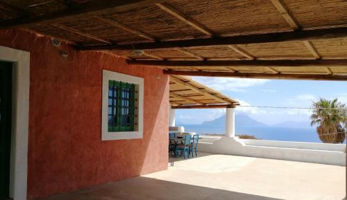 Deluxe Double Room with Side Sea View