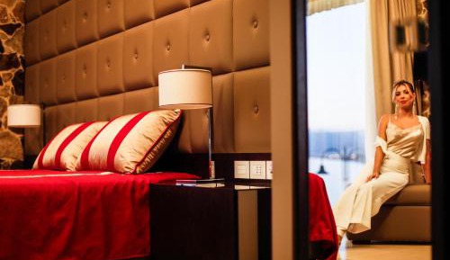 Superior Double Room with lateral sea view
