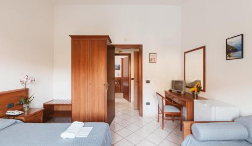 Suite 5 Pax