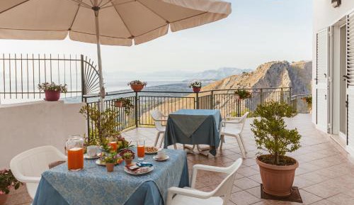 Family Room with Sea View (5 adults)