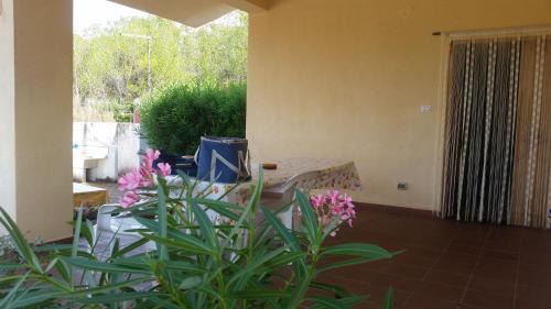 One-Bedroom Apartment with Garden