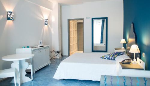 Triple Room with Lateral Sea View