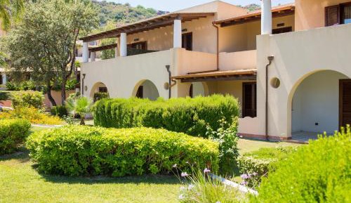 Comfort Double or Twin Room with swimming pool view