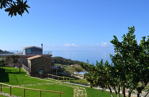 San Lucido Hotel | Borgo Rosso di Sera Resort Country Chic