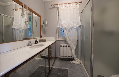 Pontedassio Villa | 'Villa Bellavista Evelyn e Giorgio' with Sea View, Pool & Wi-Fi