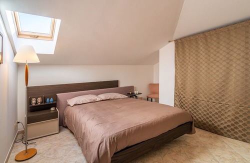 Tiche Apartment | Apartment 'Appartamento A Ficu Pala Siracusa' with Sea View, Wi-Fi and Air Conditioning
